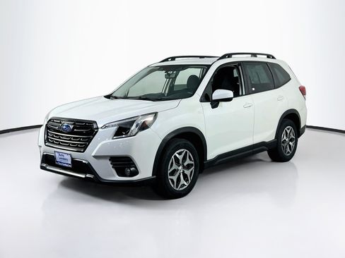 Used 2023 Subaru Forester Premium AWD/4WD image 1