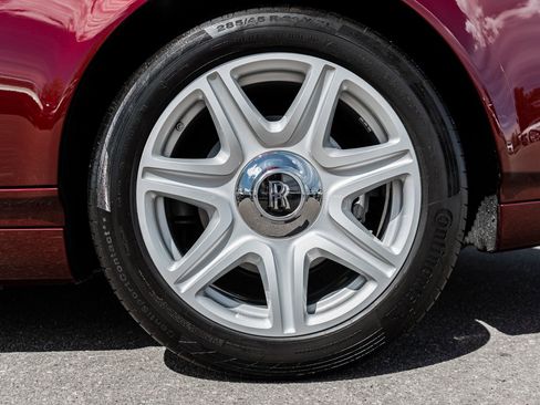 Used 2010 Rolls-Royce Phantom Drophead Coupe image 7