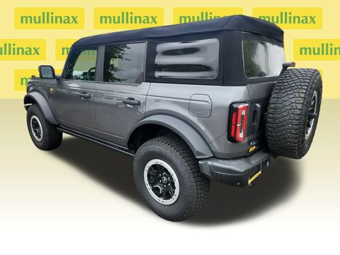 Used 2023 Ford Bronco Badlands w/ Sasquatch Package AWD/4WD image 5