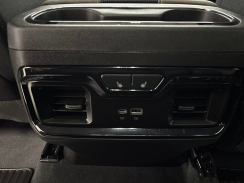 Used 2025 Chevrolet Silverado 2500 ZR2 w/ Technology Package AWD/4WD image 35