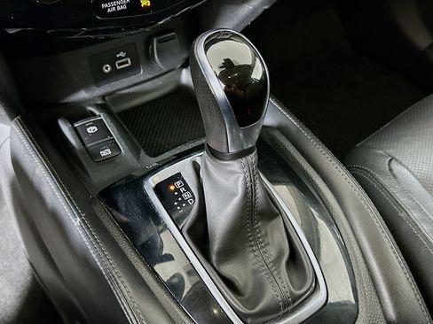 Used 2020 Nissan Rogue SL w/ Premium Package FWD image 25
