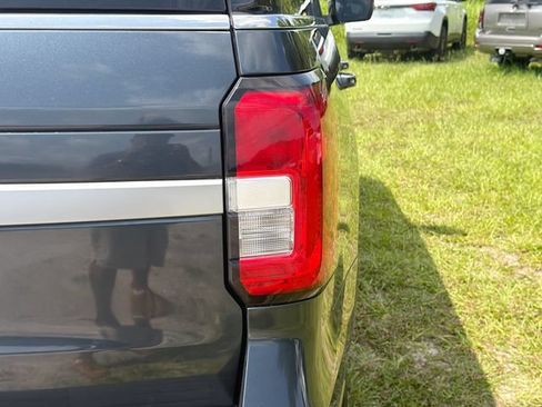 Used 2022 Ford Expedition XLT RWD image 10