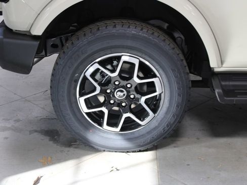 New 2025 Ford Bronco Outer Banks image 15