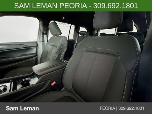 New 2025 Jeep Grand Cherokee Laredo AWD/4WD image 19