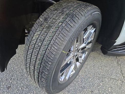 New 2026 GMC Yukon XL Denali image 30