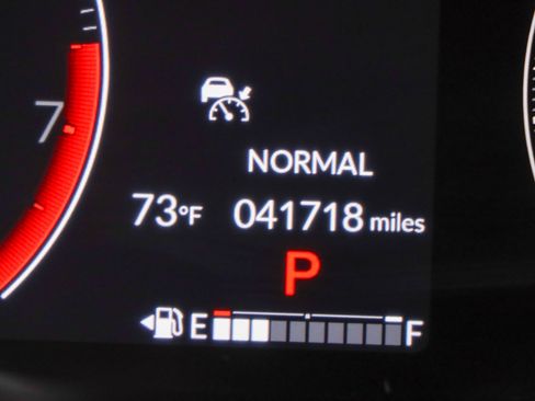 Used 2024 Honda Pilot Touring image 16
