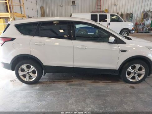 Used 2017 Ford Escape SE image 7