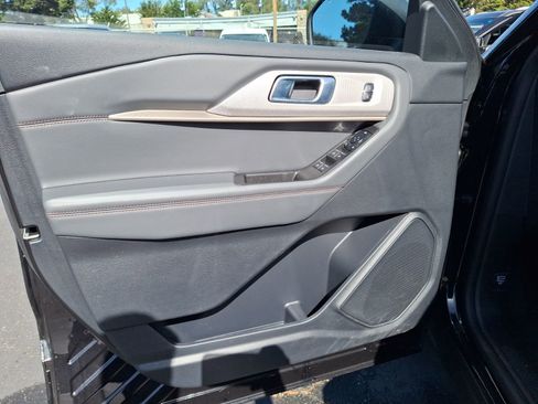 Used 2026 Ford Explorer Active image 9