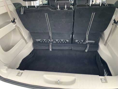 Used 2024 Chrysler Pacifica Touring-L image 28