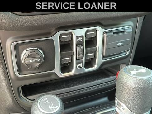 Used 2025 Jeep Wrangler Unlimited Sport AWD/4WD image 18