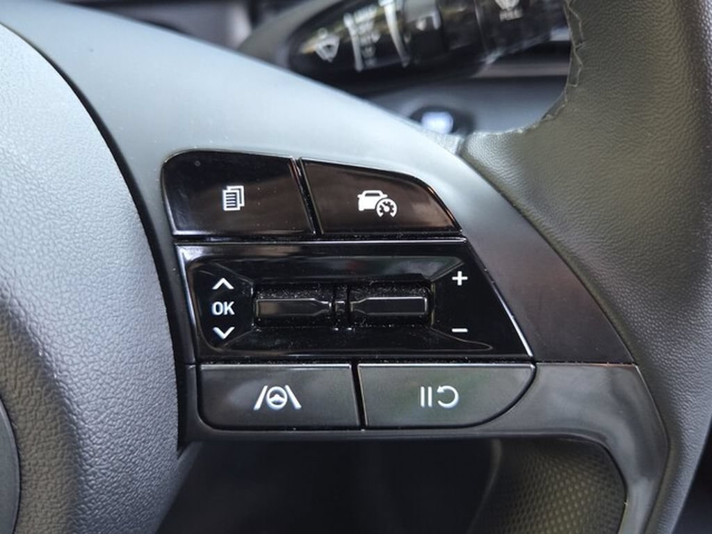 Used 2026 Hyundai Elantra Sport FWD image 23