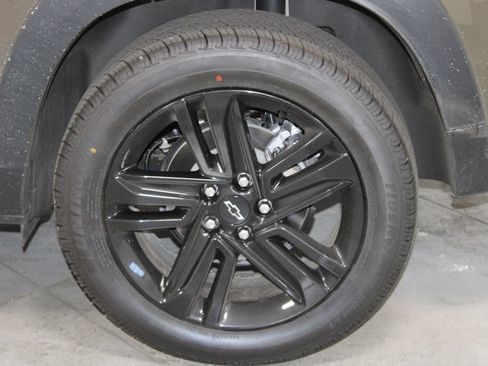 Used 2024 Chevrolet Trax ACTIV w/ Sunroof Package FWD image 16