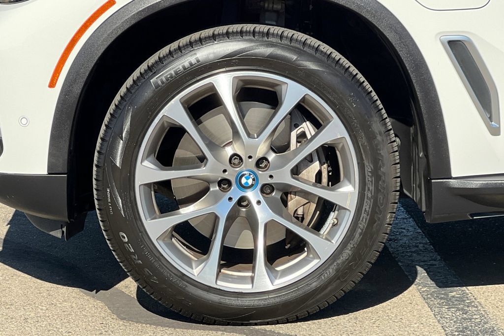 Used 2023 BMW X5 xDrive45e AWD/4WD image 29