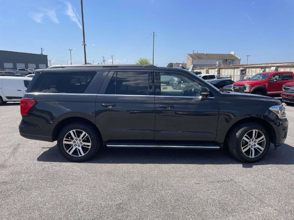 Certified 2023 Ford Expedition Max XLT RWD image 2