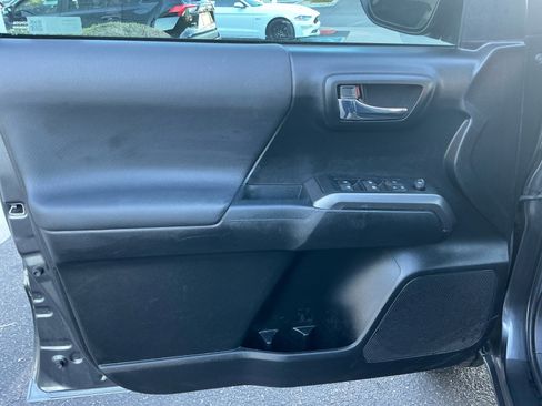 Certified 2022 Toyota Tacoma TRD Off-Road image 13