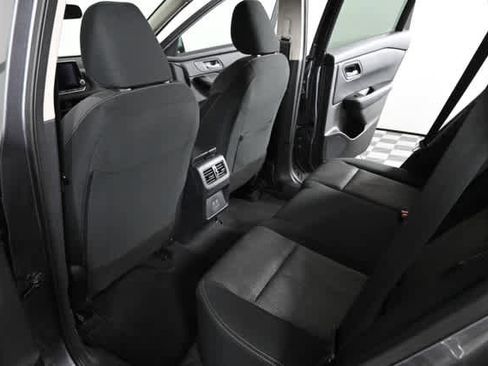 Used 2025 Nissan Rogue SV FWD image 13