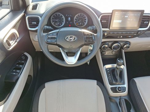 Used 2020 Hyundai Venue SEL image 11