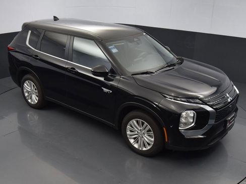 New 2025 Mitsubishi Outlander ES image 30