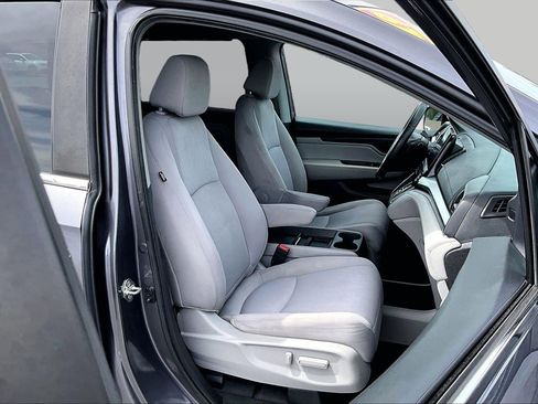 Used 2019 Honda Odyssey EX image 7
