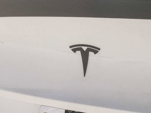 Used 2022 Tesla Model Y Performance image 11