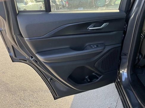 New 2026 Jeep Grand Cherokee Laredo image 18