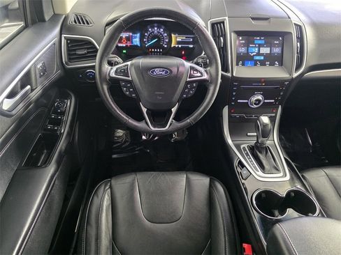 Used 2018 Ford Edge Titanium image 13
