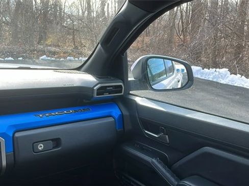 Used 2024 Toyota Tacoma TRD Off-Road image 22