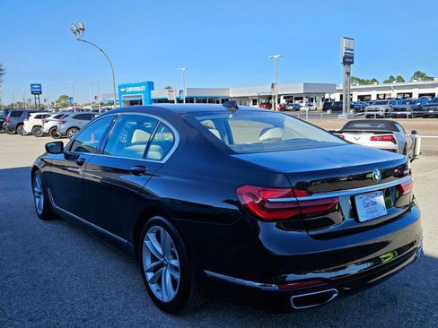 Used 2018 BMW 750i w/ Interior Design Package image 5