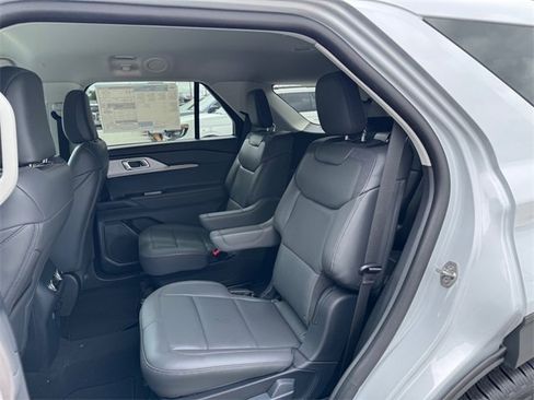New 2025 Ford Explorer Active w/ Active Comfort Package image 12