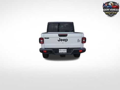 Used 2024 Jeep Gladiator Sport AWD/4WD image 4