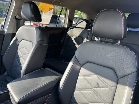 Used 2024 Volkswagen Atlas SE FWD image 9