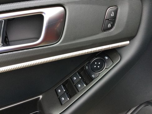 New 2026 Ford Explorer ST-Line image 8