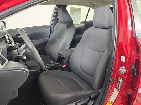 Used 2020 Toyota Corolla LE image 15