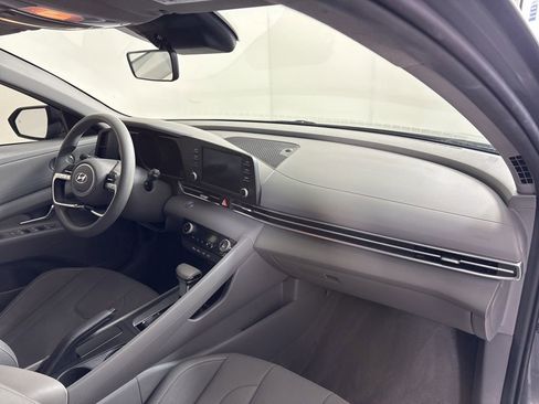 Used 2023 Hyundai Elantra SEL w/ Preferred Accessory Package image 13