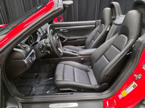 Used 2021 Porsche 718 Boxster RWD image 18