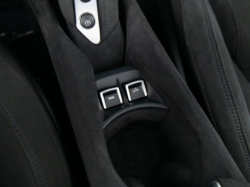 Used 2024 McLaren 750S Spider RWD image 28