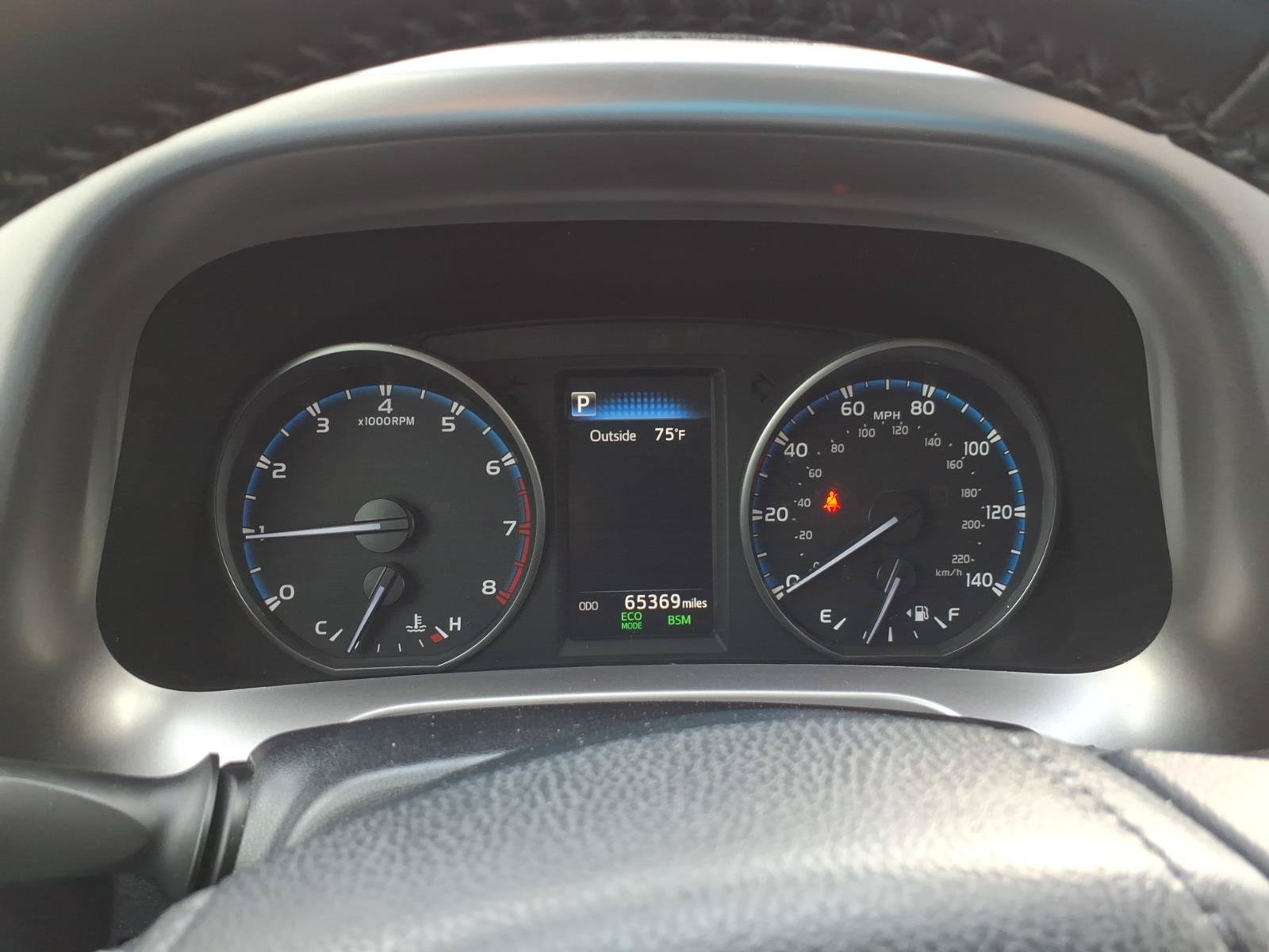 Used 2018 Toyota RAV4 XLE w/ Plus Extra Value Package FWD image 16