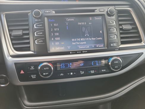 Used 2019 Toyota Highlander SE AWD/4WD image 26