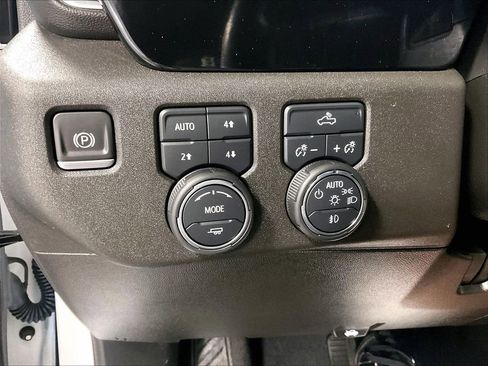 Used 2022 Chevrolet Silverado 1500 RST w/ Z71 Off-Road Package AWD/4WD image 25