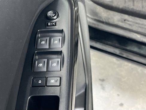 Used 2020 GMC Canyon SLE w/ Elevation Edition image 17