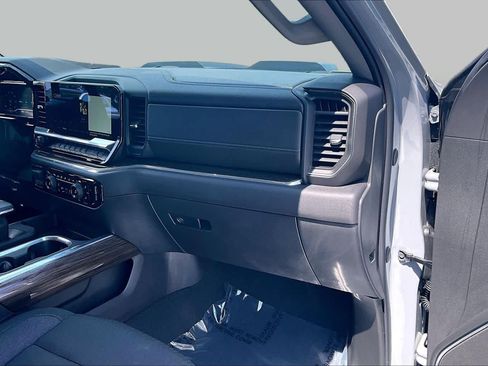 Used 2024 Chevrolet Silverado 1500 LT Trail Boss w/ Protection Package AWD/4WD image 33