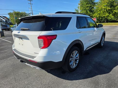 Used 2023 Ford Explorer XLT w/ Equipment Group 202A AWD/4WD image 5