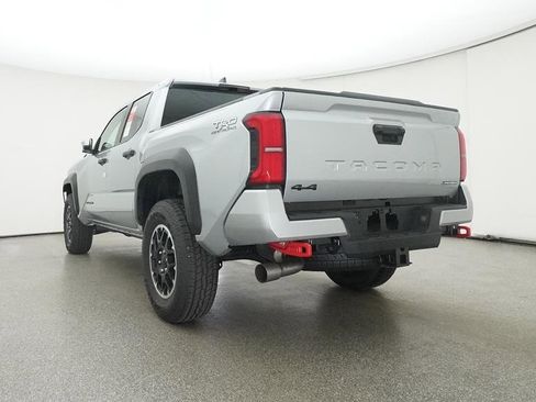 Certified 2025 Toyota Tacoma TRD Off-Road image 22