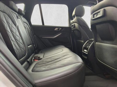 Used 2023 BMW X5 xDrive40i AWD/4WD image 25