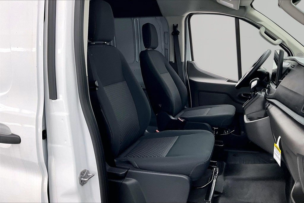 Used 2026 Ford Transit 150 Low Roof RWD image 7
