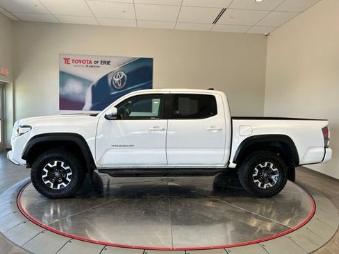 Used 2020 Toyota Tacoma TRD Off-Road w/ Technology Package AWD/4WD image 3