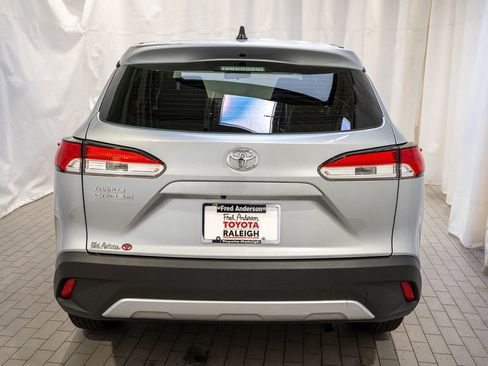 Certified 2022 Toyota Corolla Cross L image 5