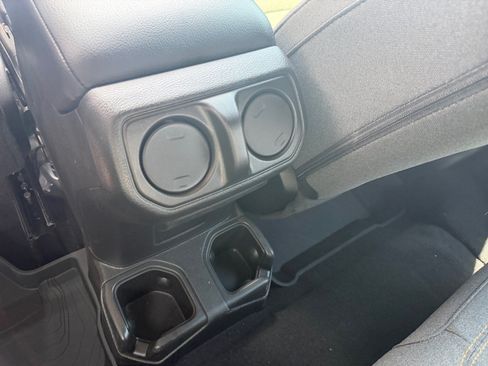 Used 2025 Jeep Wrangler Sport AWD/4WD image 32