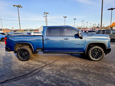 Used 2025 Chevrolet Silverado 2500 LTZ w/ LTZ Plus Package image 17