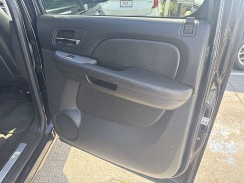 Used 2009 Chevrolet Suburban LT AWD/4WD image 21